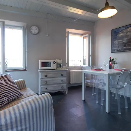 別荘 Mamma Ciccia Holiday Home - La Tour Orange *